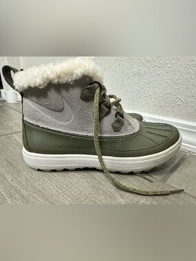 Nike Olive and Gray Women’s Snow Boots